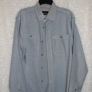 Orvis Men's medium light blue dress shirt great condition button down